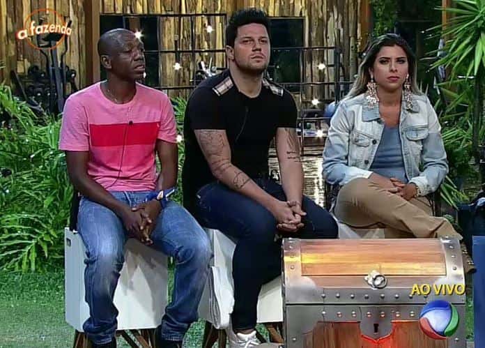 Peões criticam a postura de Mara (Foto: Reprodução / TV Record)