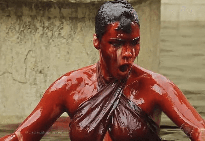 "Banho de sangue" roubou a cena em "Os Dez Mandamentos (Foto: Divulgação/Record)