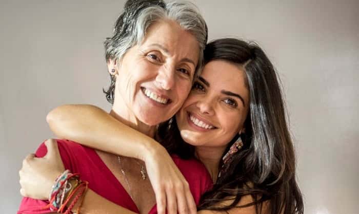 Djanira (Cassia Kis) e Tóia (Vanessa Giácomo) (Foto: Globo/João Cotta)