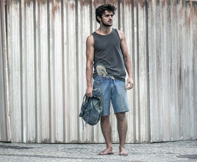 Felipe Simas como Jonatas na novela (Foto: Isabella Pinheiro)