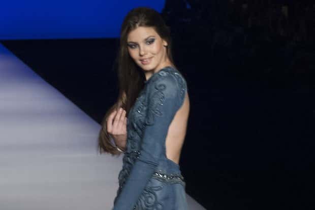 Camila Queiroz segue com os trabalhos de modelo (Foto: Sergio Daniel/ M2B News/ Divulgação)