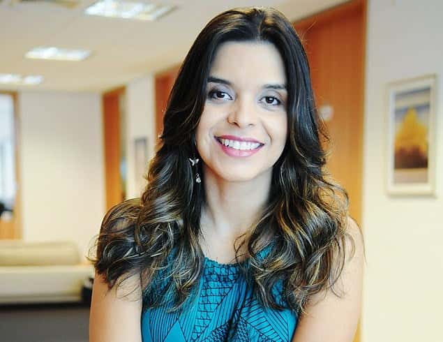 Vivian de Oliveira começou na Record como estagiária (Foto: Divulgação)