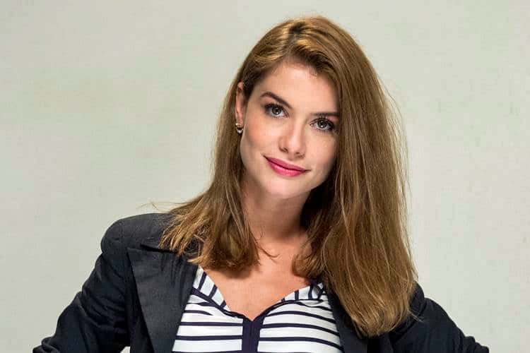 Lívia (Alinne Moraes)