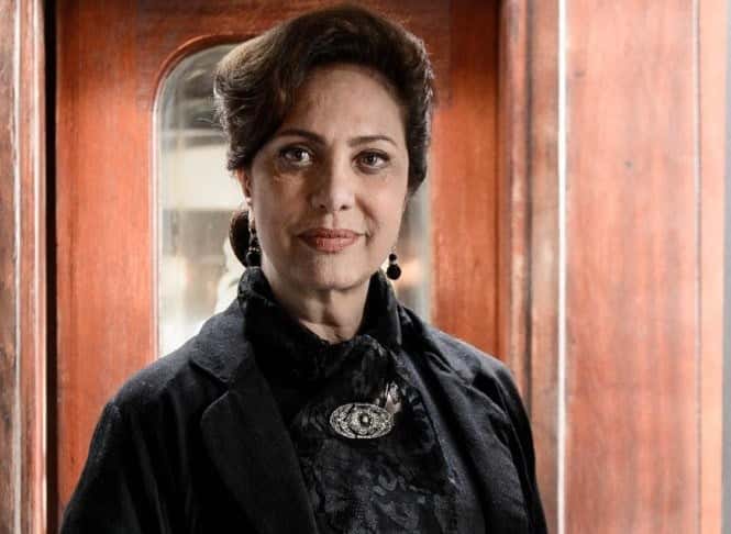 Eliane Giardini como Anastácia em "Êta Mundo Bom" (Foto: Ramón Vasconcelos/Globo)