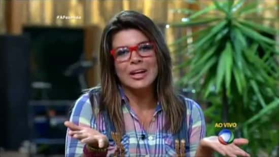 Mara discute com Carla durante votação (Foto: Reprodução/Record)