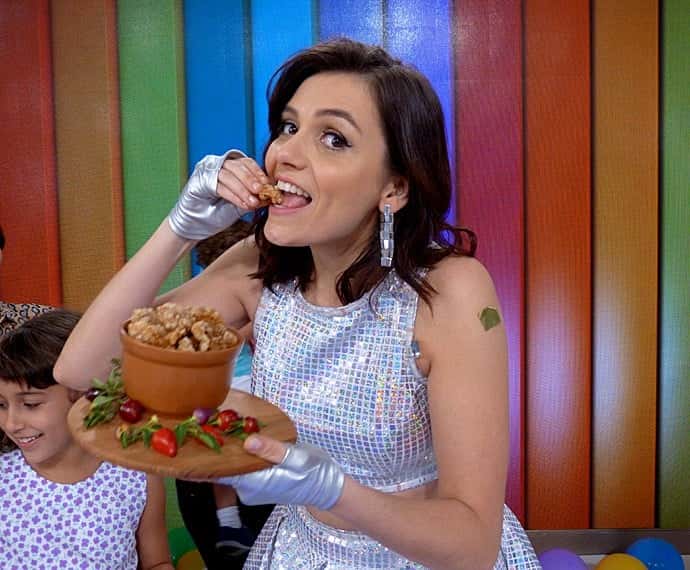 Monica Iozzi ganhou festa de aniversário ao vivo (Foto: Divulgação/Globo)