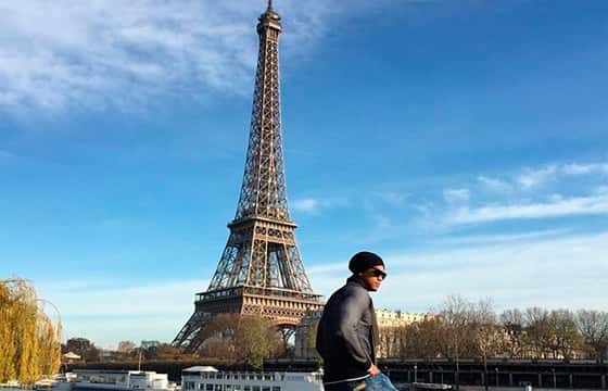 Léo Santana em uma foto em Paris (Foto:Reprodução)