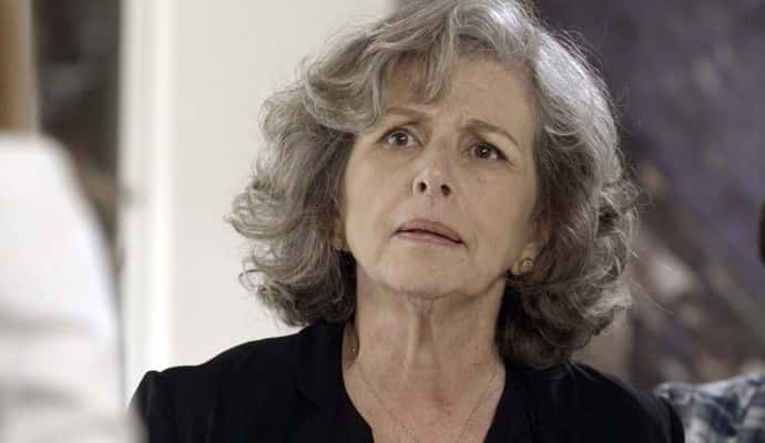 Vitória (Irene Ravache) em cena de "Além do Tempo" (Foto: Globo/Divulgação)