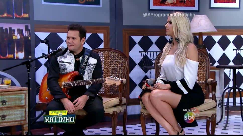 Ximbinha e Thábata no "Programa do Ratinho" (Foto: Reprodução/SBT)