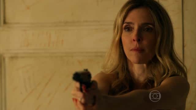 Kiki (Deborah Evelyn) em cena de "A Regra do Jogo" (Foto: Reprodução/Globo)
