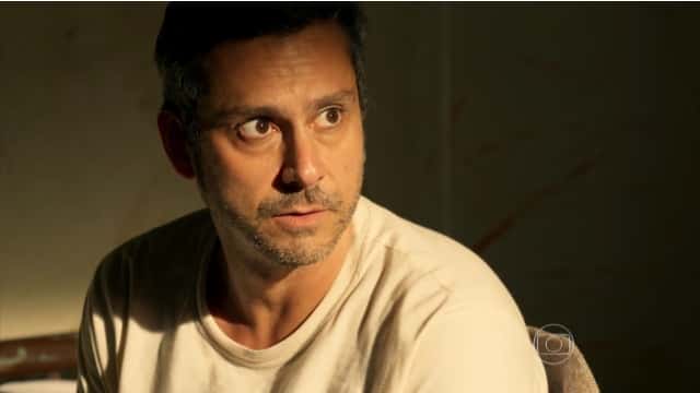 Romero (Alexandre Nero) em "A Regra do Jogo", novela das nove da Globo (Foto: Reprodução/Globo)