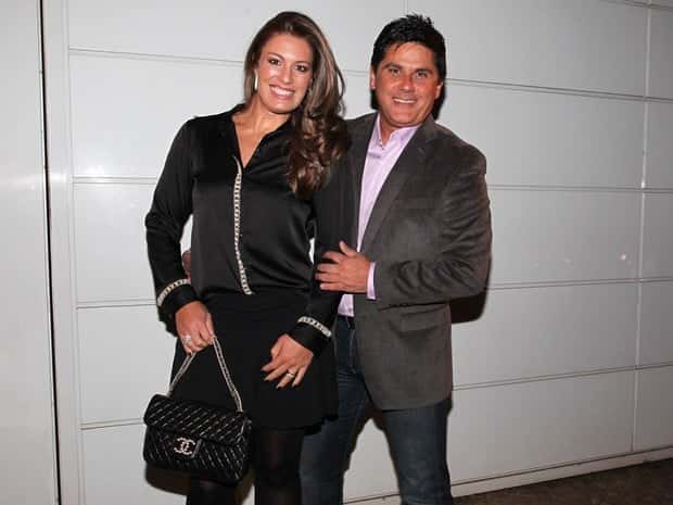O apresentador César Filho e a esposa Elaine Mickely.(Foto: Divulgação)