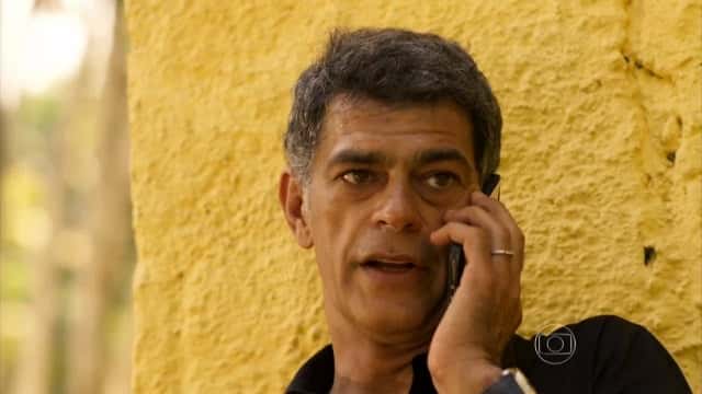 Eduardo Moscovis (Orlando) em cena de "A Regra do Jogo" (Foto: Reprodução/Globo)