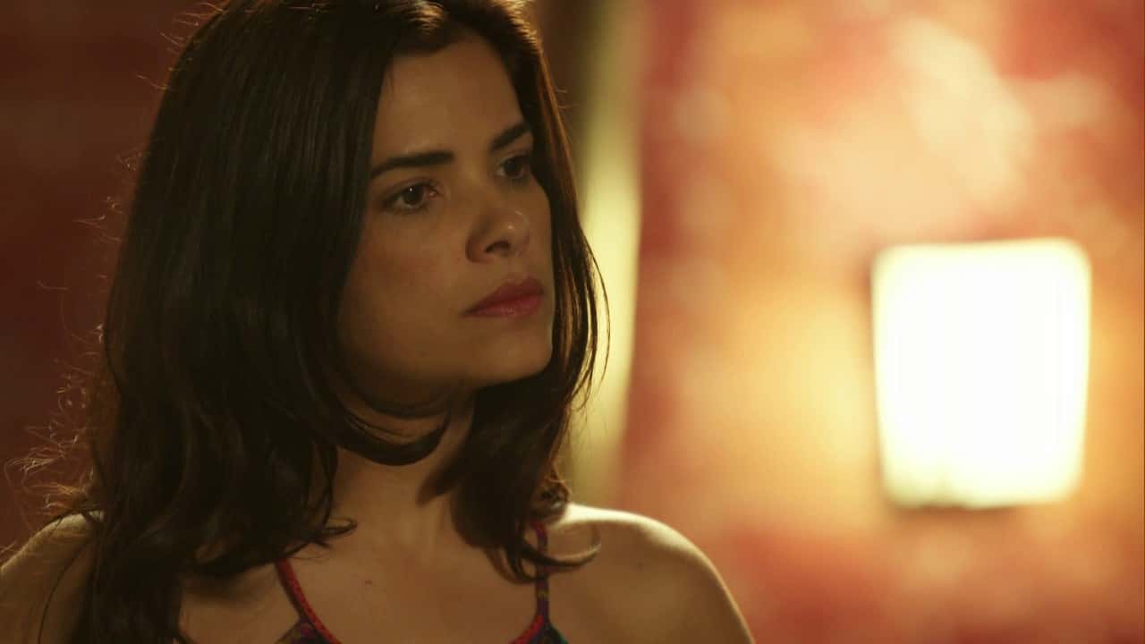 Tóia (Vanessa Giácomo) em cena de "A Regra do Jogo" (Foto: Reprodução/Globo)