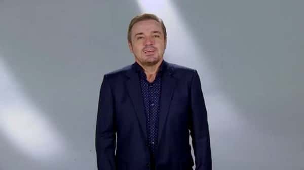 Gugu convida o público para participar de seu programa na Record (Foto: Reprodução/Instagram)