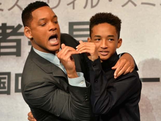 Will Smith e o filho Jaden Smith em lançamento de filme em Tóquio (Foto: Divulgação)