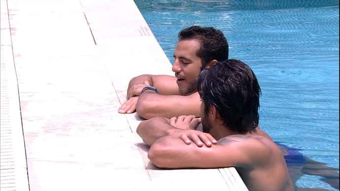 Renan e Matheus na piscina (Foto: GShow)