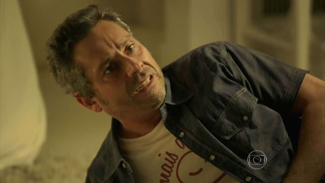 Alexandre Nero (Romero) em cena de "A Regra do Jogo" (Foto: Reprodução/Globo)