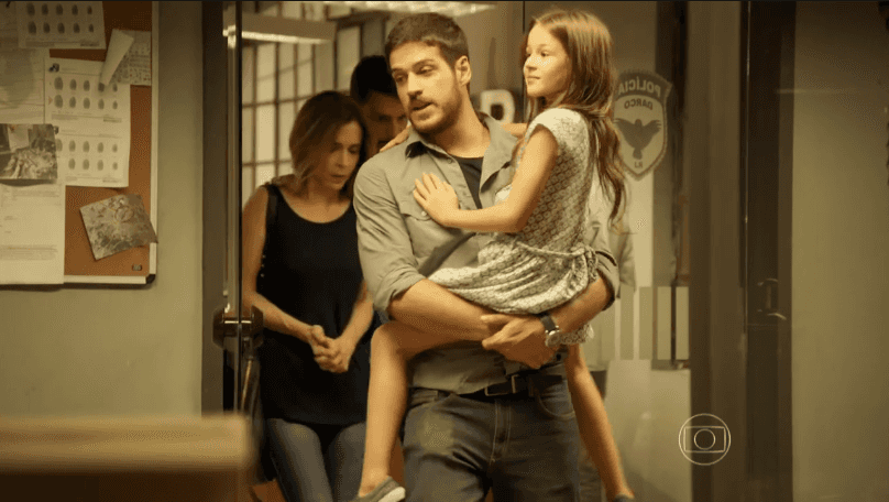 Dante (Marco Pigossi) e Aninha (Letícia Braga) em cena de "A Regra do Jogo" (Foto: Reprodução/Globo)