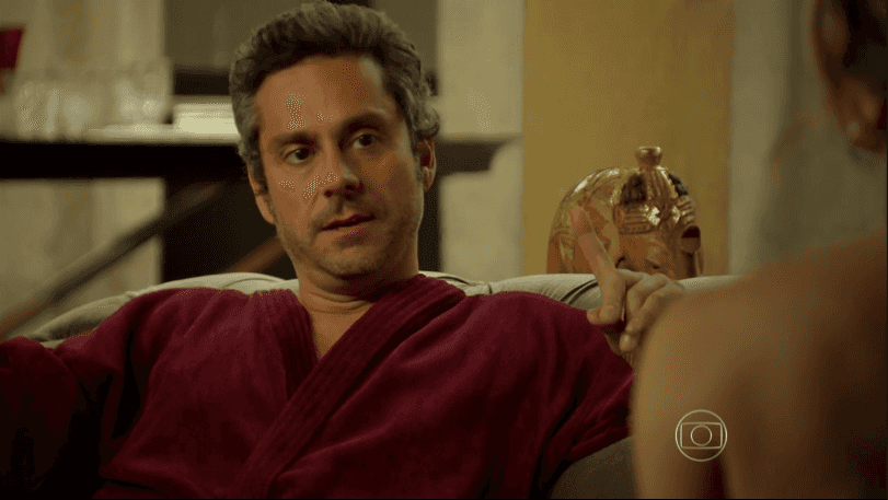 Romero (Alexandre Nero) em cena de "A Regra do Jogo" (Foto: Reprodução/Globo)