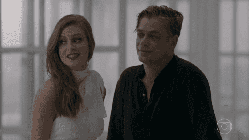 Eliza (Marina Ruy Barbosa) e Arthur (Fábio Assunção) em cena de "Totalmente Demais" (Foto: Reprodução/Globo)