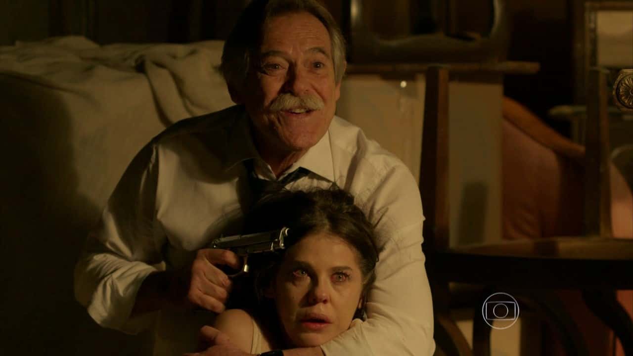 Gibson (José de Abreu) e Nelita (Bárbara Paz) em cena de "A Regra do Jogo" (Foto: Reprodução/Globo)