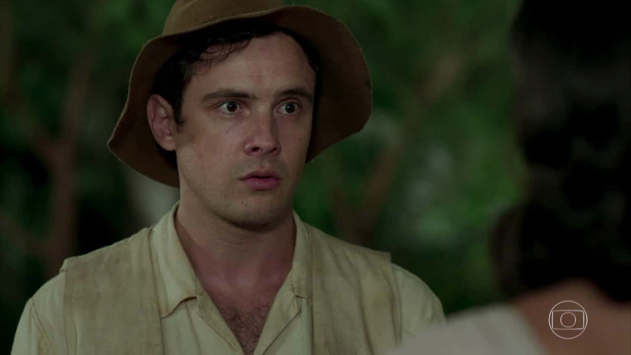 Candinho (Sergio Guizé) em cena de "Êta Mundo Bom" (Foto: Reprodução/Globo)