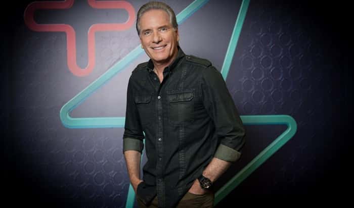 Roberto Justus apresenta o "Power Couple" (Foto: Edu Moraes/Record)