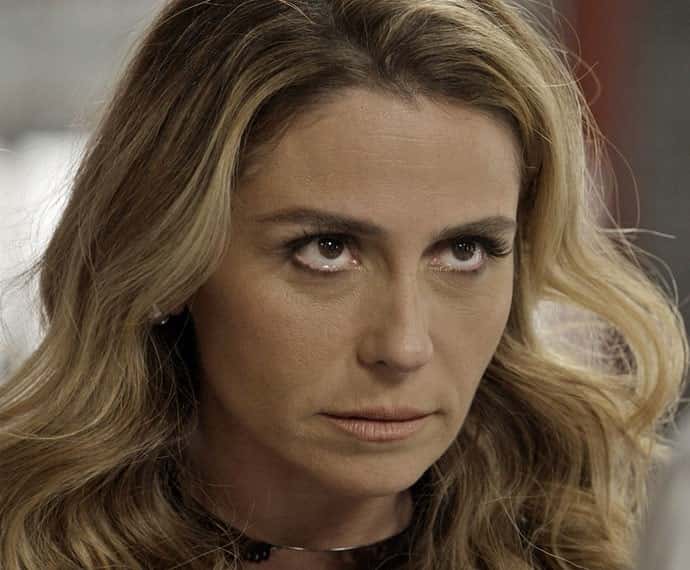 Atena, personagem vivida por Giovana Antonelli em "A Regra".