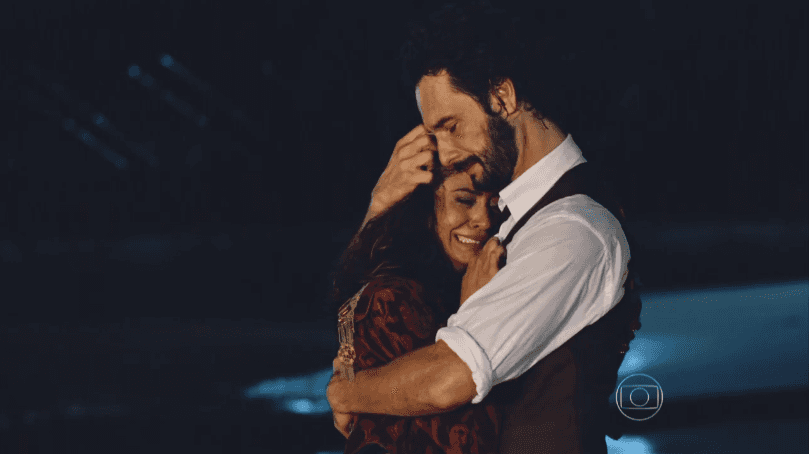 Afrânio (Rodrigo Santoro) e Iolanda (Carol Castro) em cena de "Velho Chico" (Foto: Reprodução/Globo)
