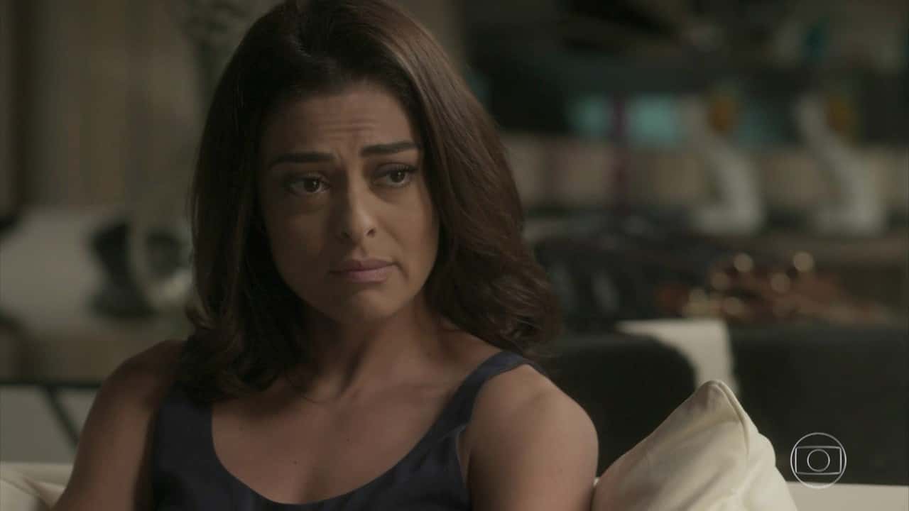 Carolina (Juliana Paes) em cena de "Totalmente Demais" (Foto: Reprodução/Globo)