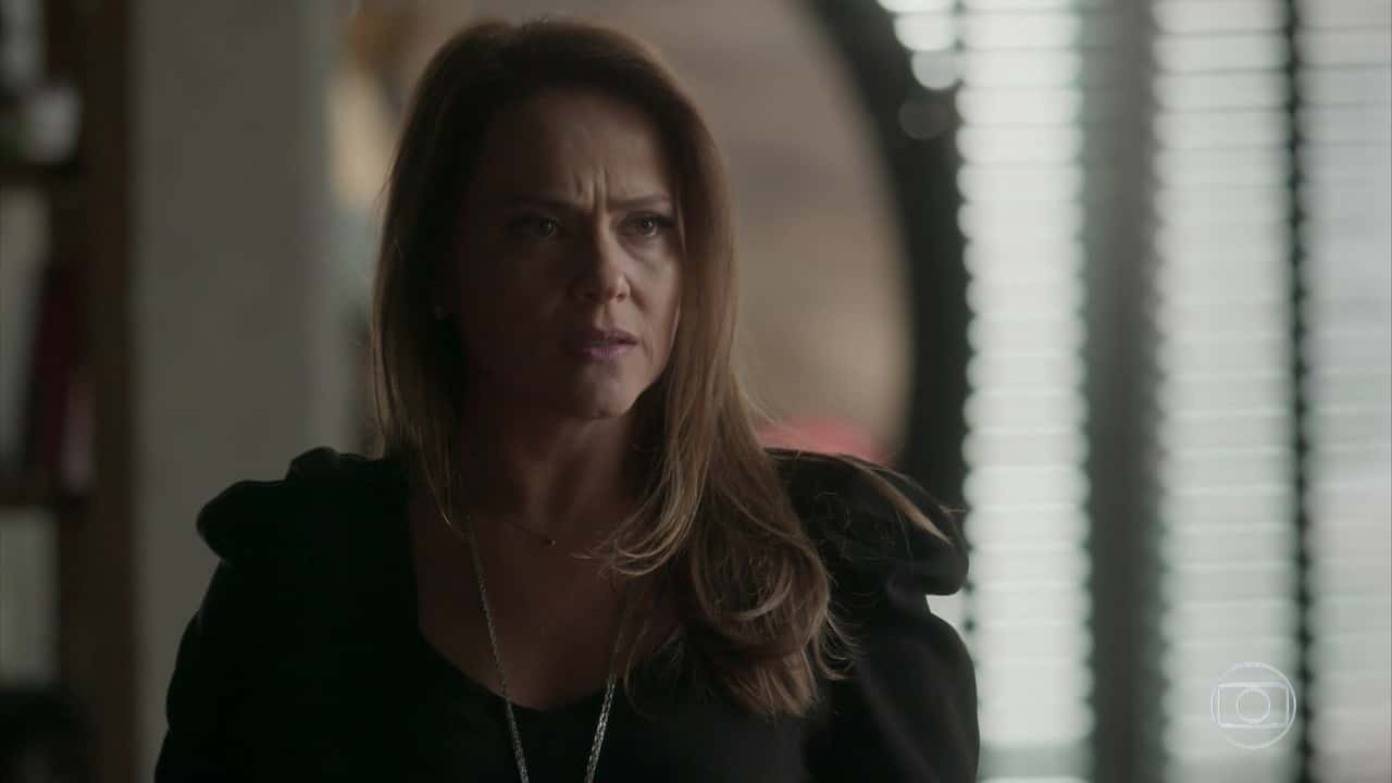 Lili (Viviane Pasmanter) em cena de "Totalmente Demais" (Foto: Reprodução/Globo)