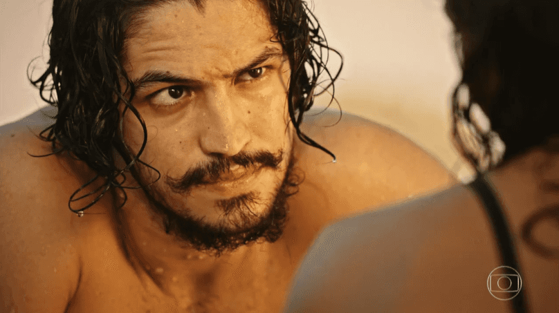 Gabriel Leone (Miguel) em cena de "Velho Chico" (Foto: Reprodução/Record)