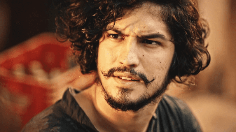 Miguel (Gabriel Leone) em cena de "Velho Chico" (Foto: Reprodução/Globo)