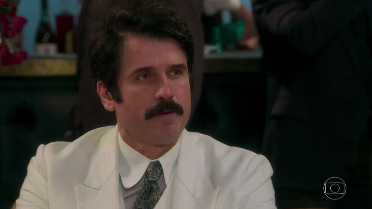Ernesto (Eriberto Leão) em cena de "Êta Mundo Bom" (Foto: Reprodução/Globo)