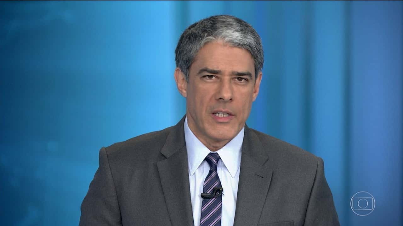 William Bonner no "Jornal Nacional" de ontem (17) (Foto: Reprodução/Globo)