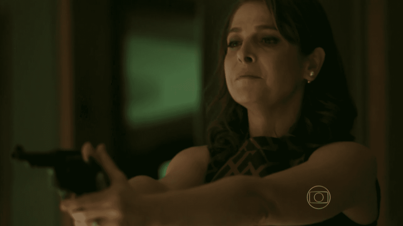 Drica Moraes como Carolina em "Verdades Secretas" (Foto: Reprodução/TV Globo)