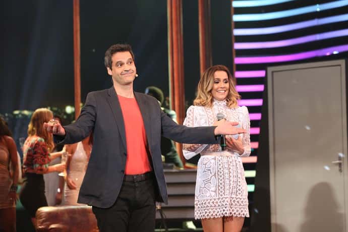 Deborah Secco e Bruno Garcia durante o "Truque Vip". (Foto: Divulgação/TV Globo)