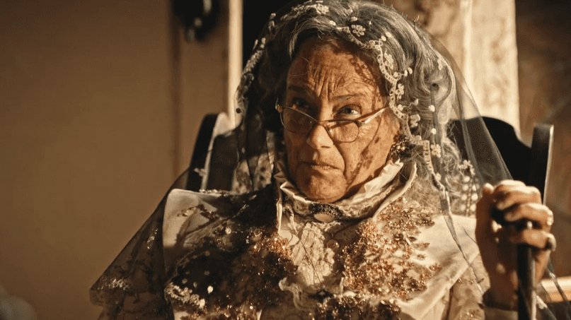 Encarnação (Selma Egrei) em cena de "Velho Chico" (Foto: Reprodução/Globo)