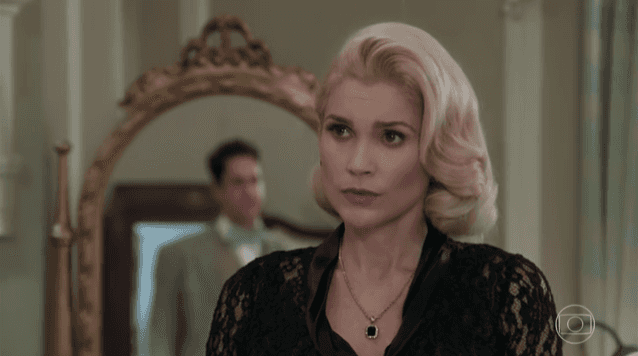 Sandra (Flávia Alessandra) em cena de "Êta Mundo Bom" (Foto: Reprodução/Globo)