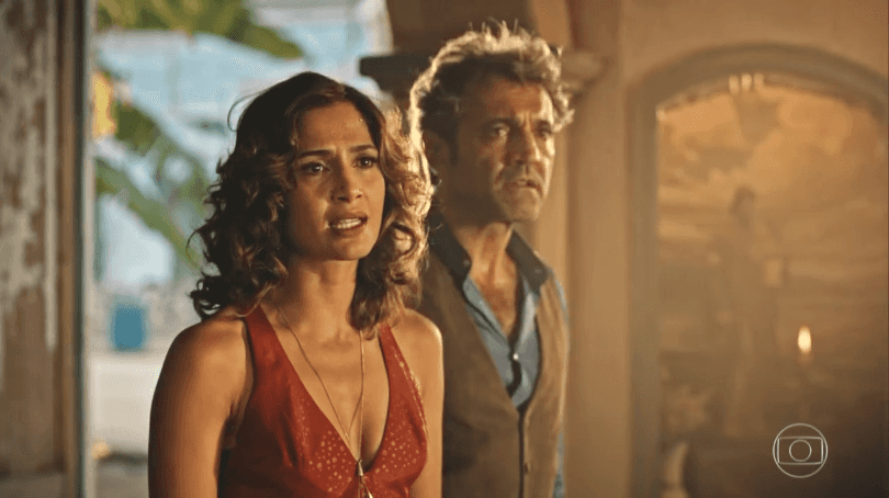Tereza (Camila Pitanga) e Santo (Domingos Montagner) em cena de "Velho Chico" (Foto: Reprodução/Globo)