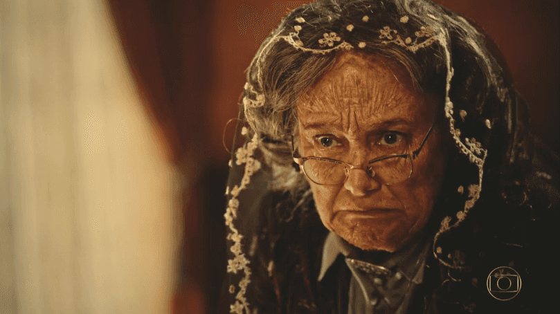 Selma Egrei (Encarnação) em cena de "Velho Chico" (Foto: Reprodução/Globo)