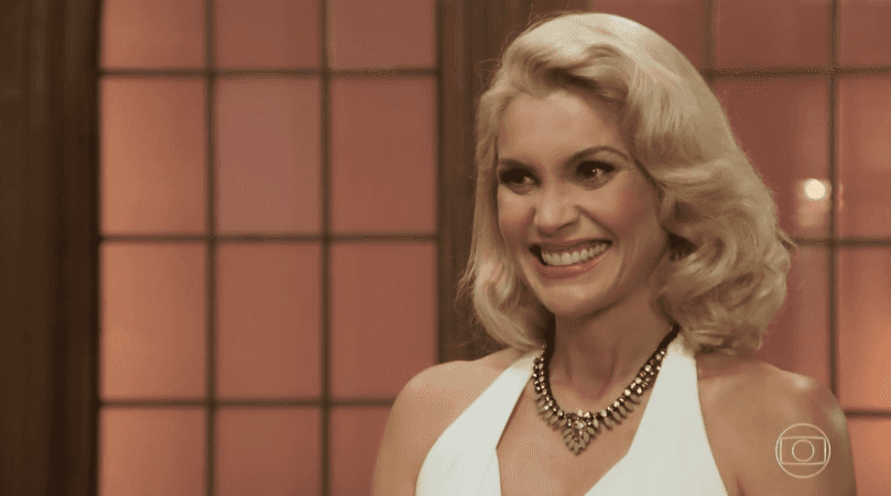 Sandra (Flávia Alessandra) em cena de "Êta Mundo Bom" (Foto: Reprodução/Globo)