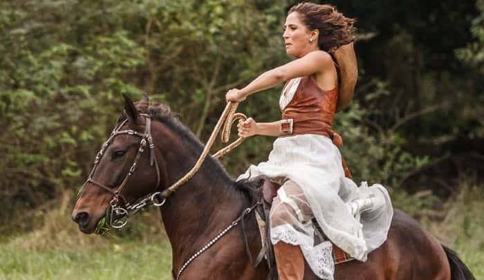 Maria Tereza (Camila Pitanga) em cena de "Velho Chico" (Foto: Globo/Artur Meninea)