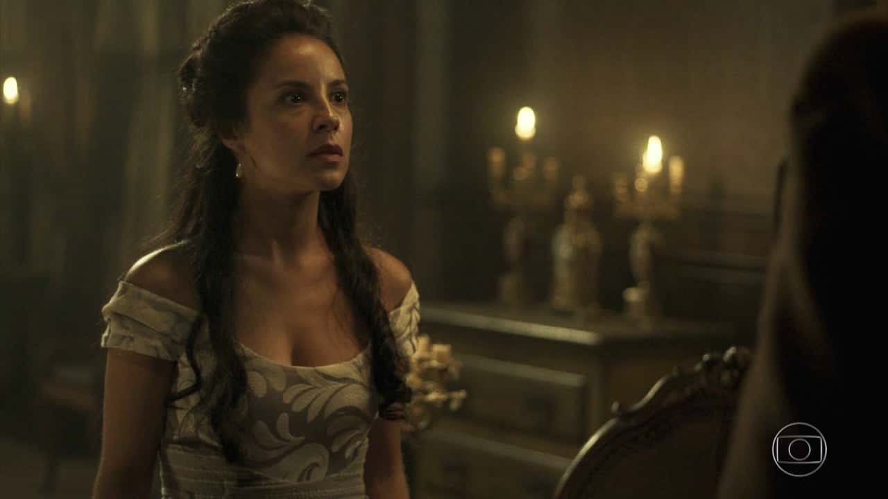 Andreia Horta (Joaquina) em cena de "Liberdade, Liberdade" (Foto: Reprodução/Globo)