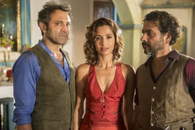 Santo (Domingos Montagner), Tereza (Camila Pitanga) e Cícero (Marcos Palmeira) (Foto: Globo/Renato Rocha Miranda)