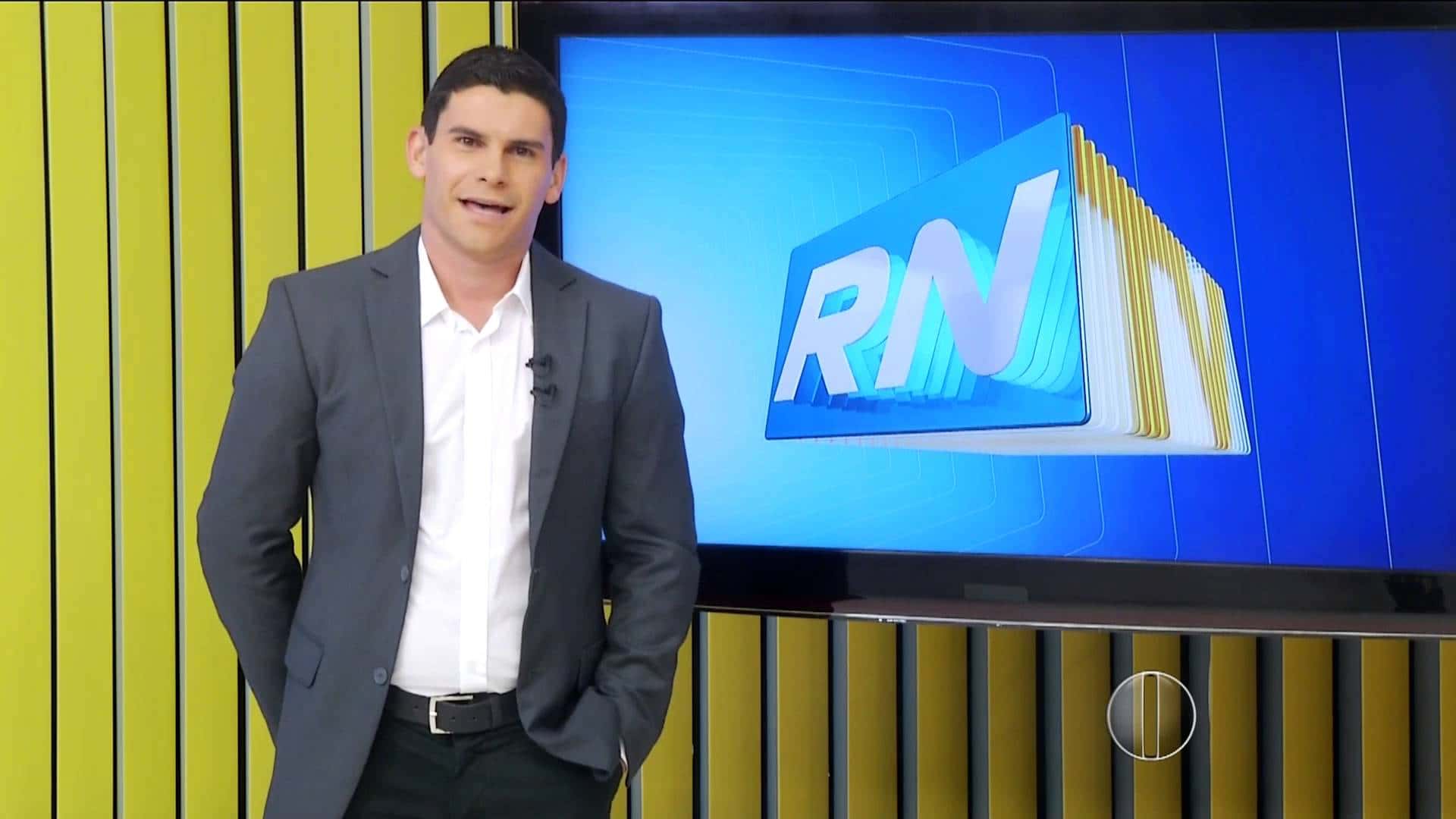 Marksuel Figueredo comanda o "RNTV 1º Edição" (Foto: Reprodução/Inter TV Cabug)