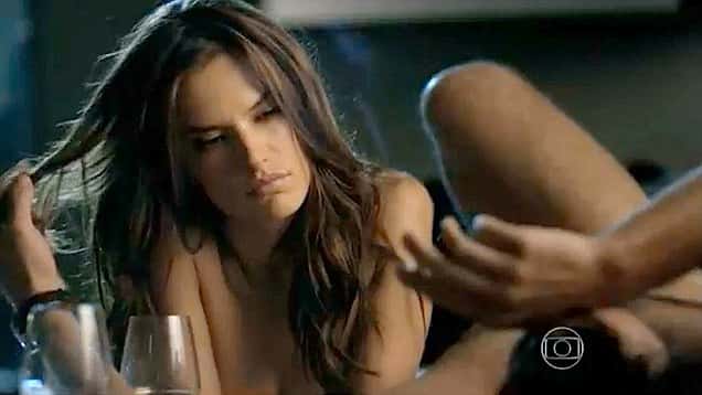 Alessandra Ambrósio atuou em "Verdades Secretas" (Foto: Reprodução)