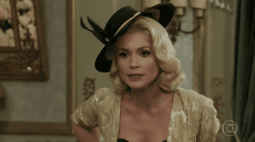 Sandra (Flávia Alessandra) em cena de "Êta Mundo Bom" (Foto: Reprodução/Globo)