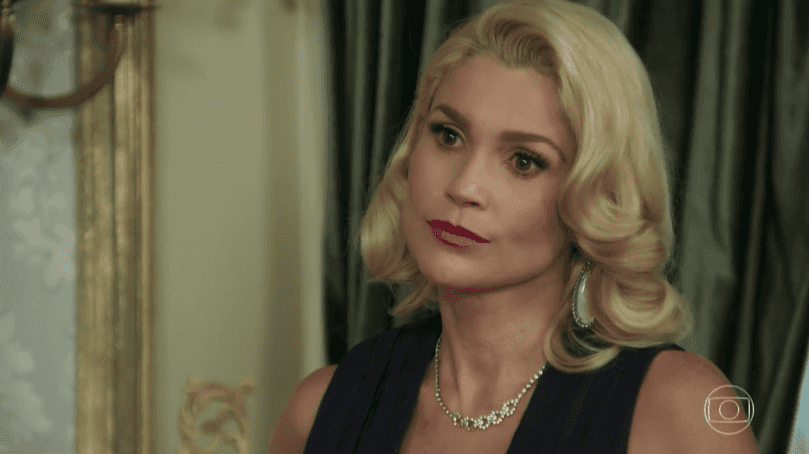 Sandra (Flávia Alessandra) em cena de "Êta Mundo Bom" (Foto: Reprodução/Globo)